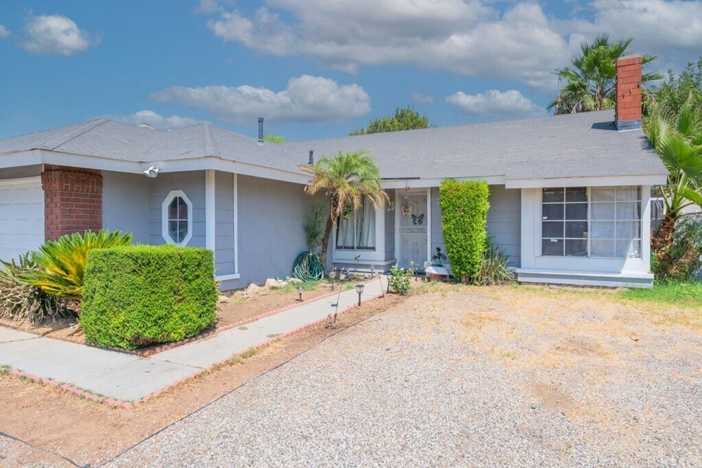 Primary Photo - 25566 Ericson Dr