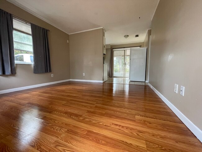 Foto del edificio - 1127 Jones Ave