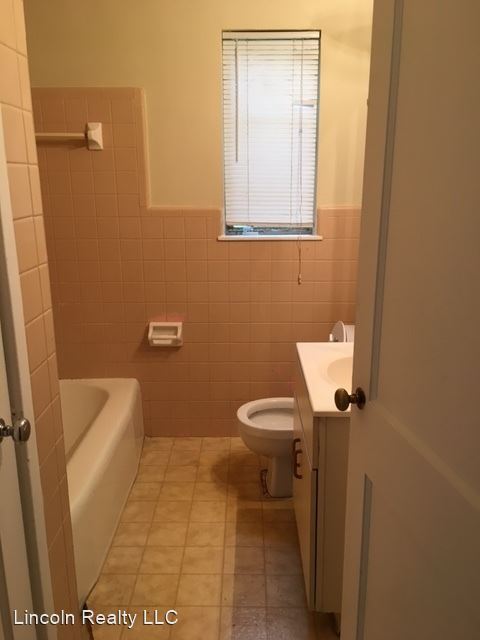 Building Photo - 3 br, 1 bath House - 704 Azalea Circle*