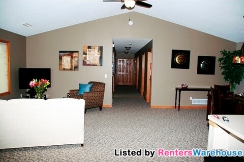 Building Photo - 5881 Oxboro Ave N