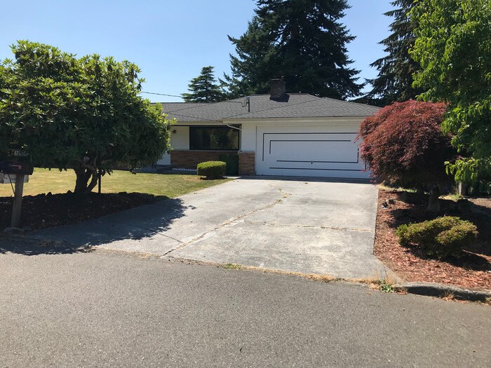 Primary Photo - Beautiful 4 bed Rambler with 1.5 bath and ...