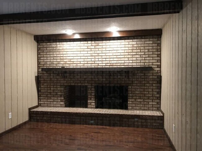 Building Photo - 1300 Parkway Ct 4BR/2.5BA (Fairfield)