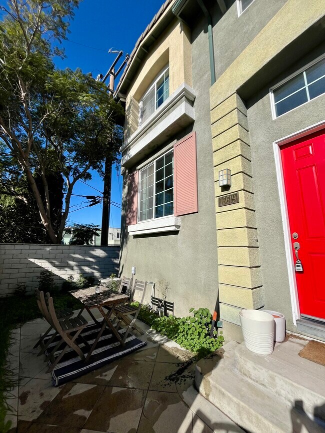 Foto del edificio - 16619 Yukon Ave