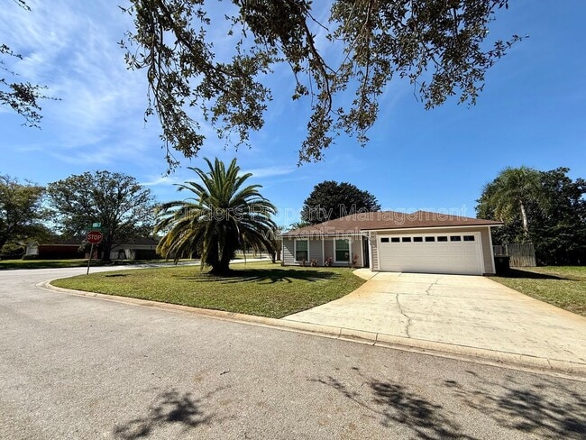 Foto del edificio - 4578 Blue Stream Ln N