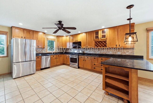 Building Photo - 1007 Forest Dr