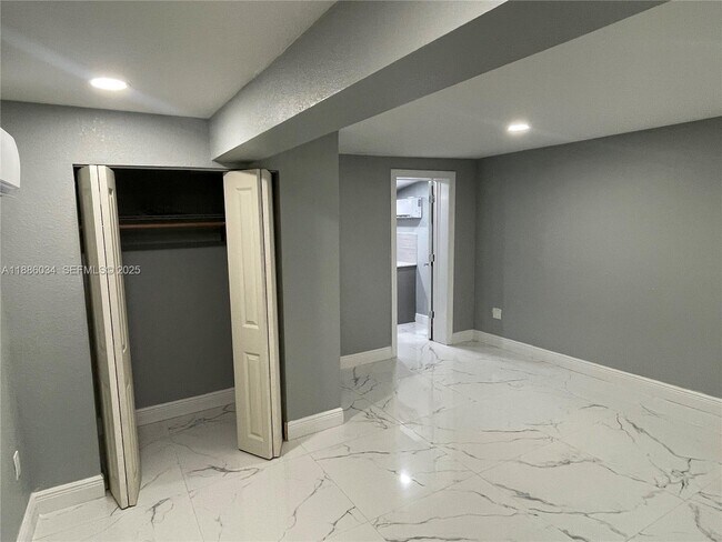 Foto del edificio - 1221 NE 210th Terrace