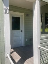 Building Photo - 42 Hillside Ave