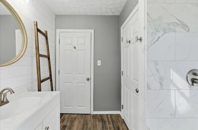 Foto del edificio - 21 Knox Bros Ave