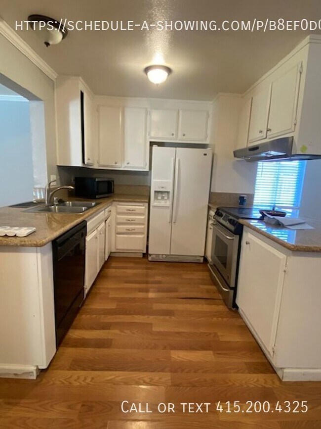 Building Photo - **2 Week Free Move in Promo!!**4 Bedroom 2...