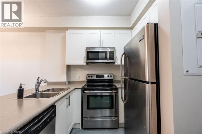 Photo du bâtiment - 216 Oak Park Blvd