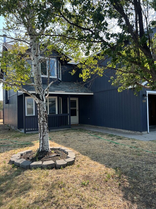 Primary Photo - Home in SW Redmond