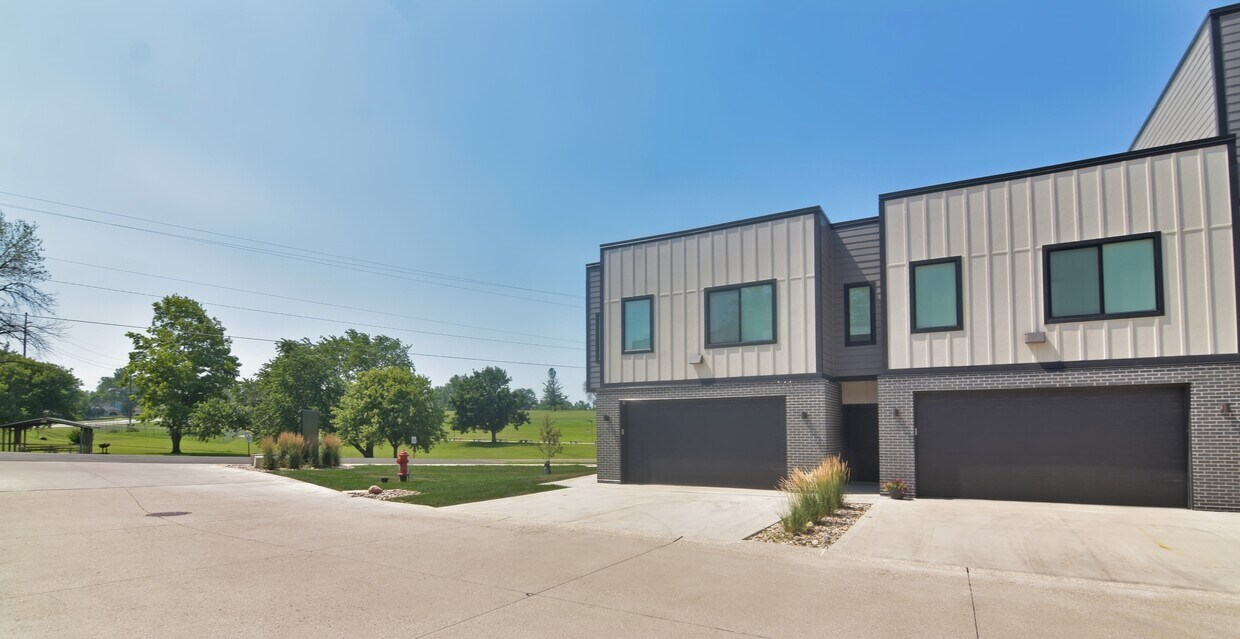 Foto principal - 1 Crosby Park Dr
