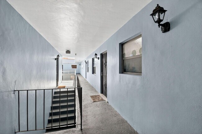 Foto del edificio - 1735 NE 164th St