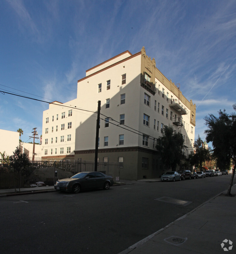 Foto principal - McCadden Apartments