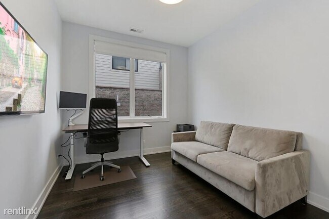 Foto del edificio - 1312 W Madison St
