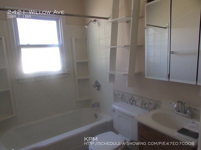 Foto del edificio - 2421 Willow Ave