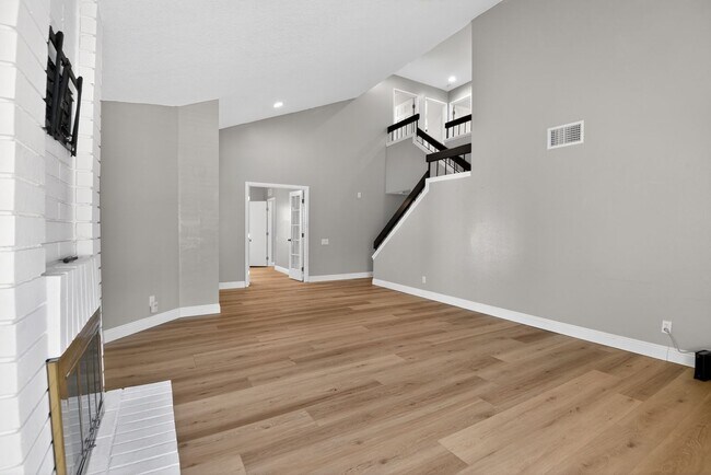 Foto del edificio - 2173 Arbor Cir