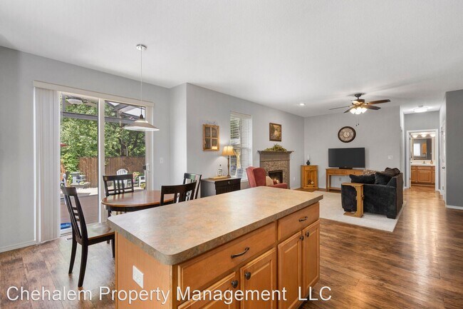 Building Photo - 3 br, 3 bath House - 271 Royal Oak St.