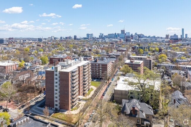 Community Context - Harvard Towers Apartments