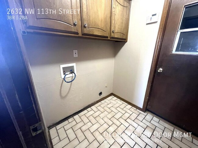 Foto del edificio - 3 BEDROOM 2 BATHROOM 2 CAR GARAGE IN NW OKC