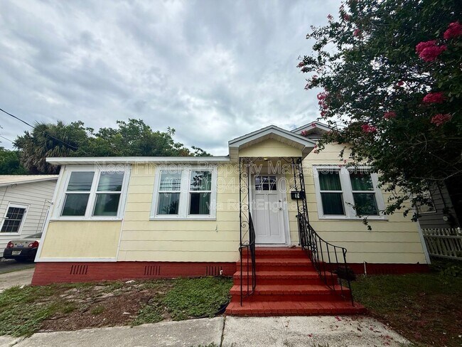 Building Photo - 5143 Palmer Ave