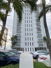 Building Photo - 5313 Collins Ave