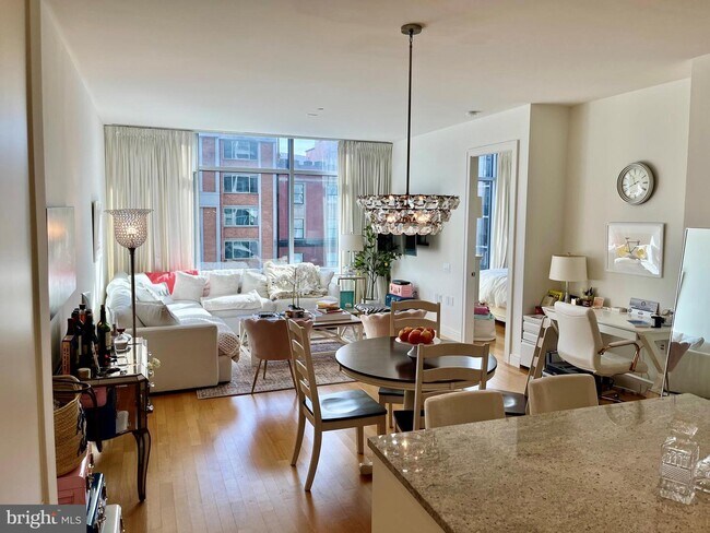Foto del edificio - 1177 22nd St NW