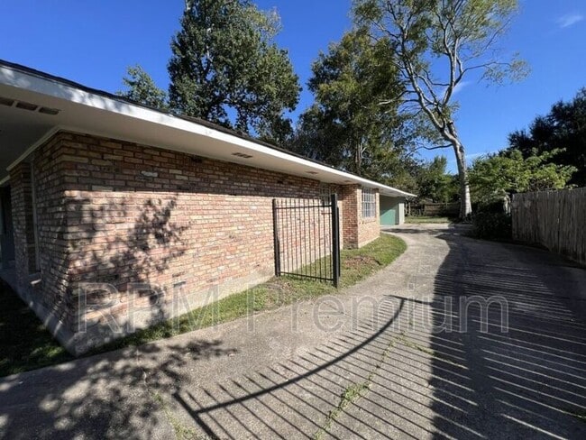 Building Photo - 15628 Antietam Ave