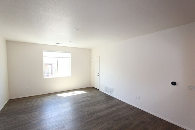 Foto del edificio - 1650 E Ponderosa Pkwy
