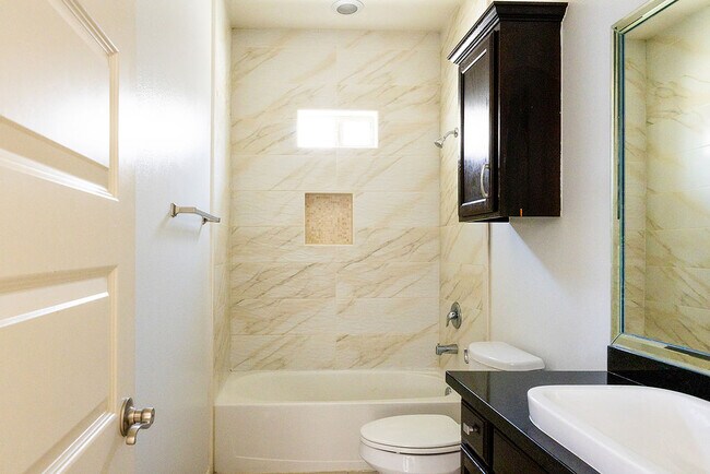 Foto del edificio - 1707 W Smith Dr