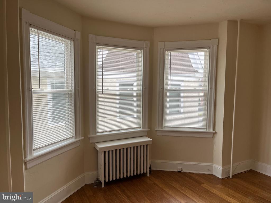 Primary Photo - 206 Mt Carmel Ave