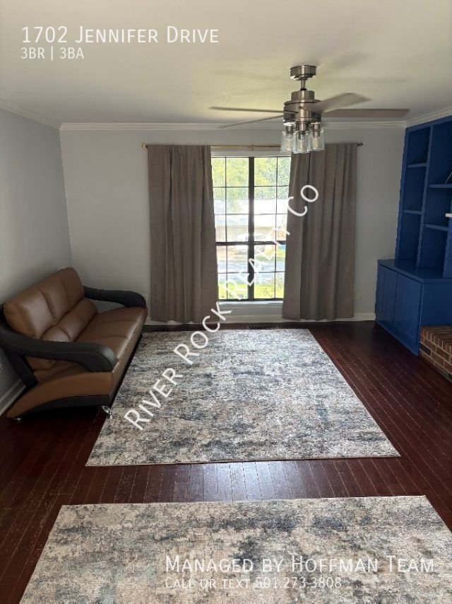 Building Photo - 1702 Jennifer Dr