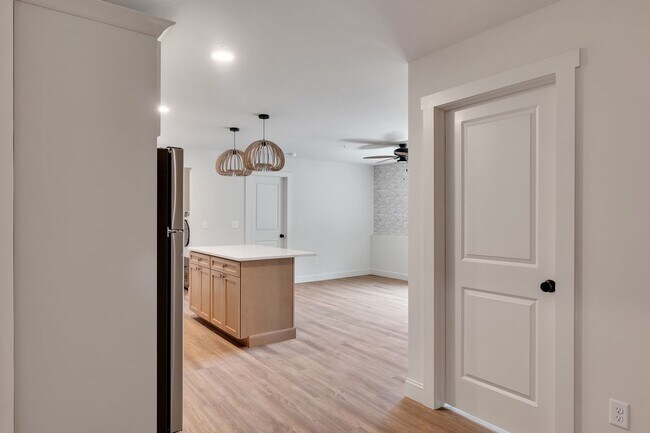 Foto del edificio - 36 Pawling Ave