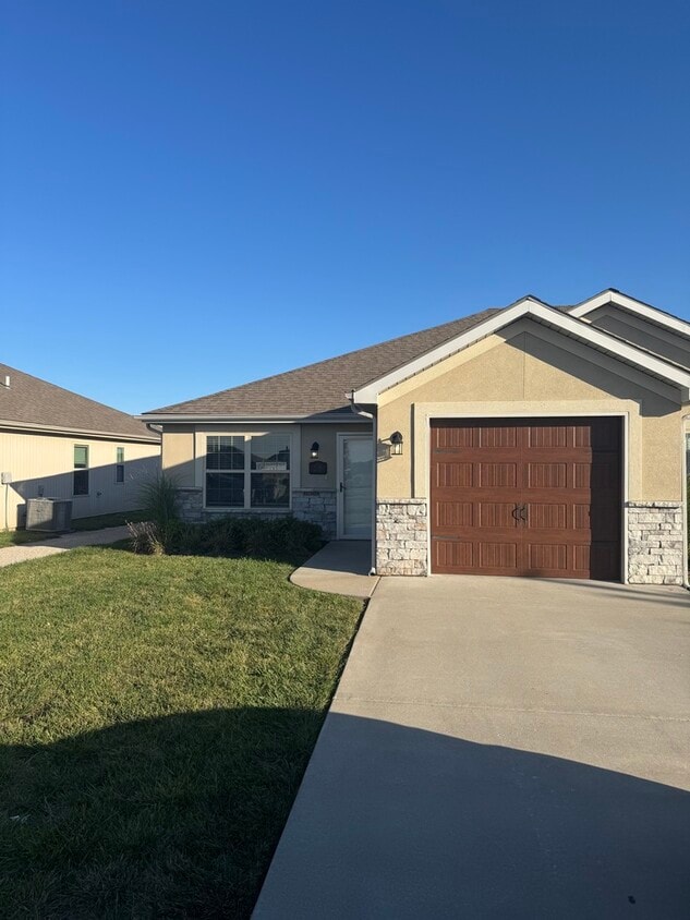 212 SW Tennessee Dr, Blue Springs, MO 64014 - Townhome Rentals in Blue ...