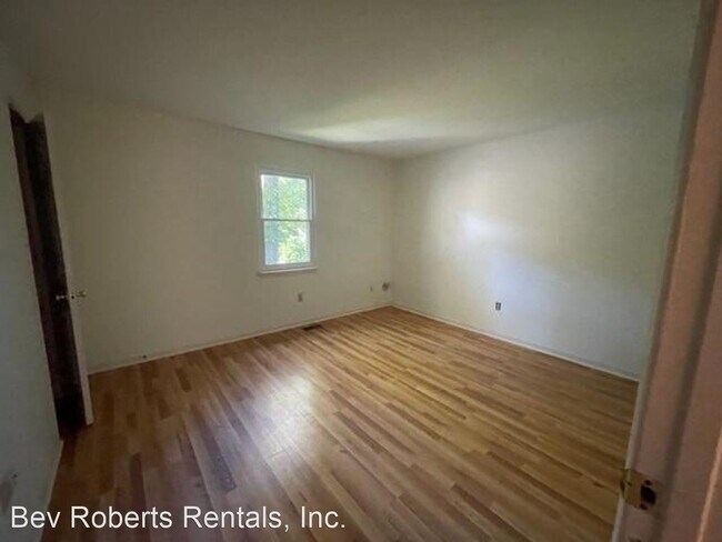 Building Photo - 2 br, 2 bath House - 911-C West Chatham St...