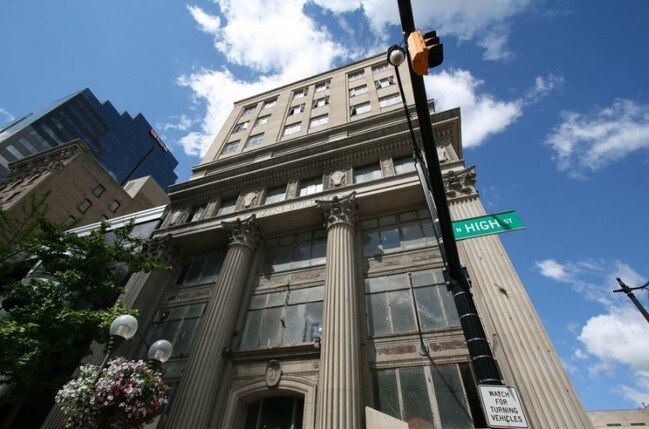 Los ciudadanos - The Citizens Condominiums