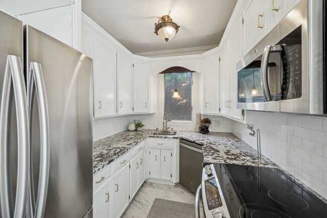 Foto del edificio - 138 Clinton Ave