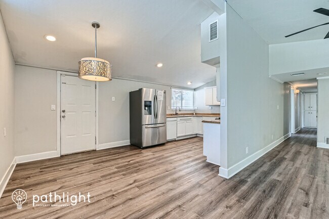 Building Photo - 2517 Pearson Avenue