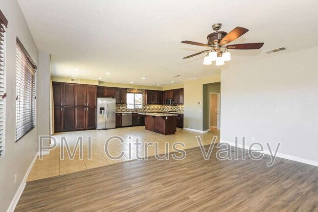 Foto del edificio - 28560 Sunridge Ct