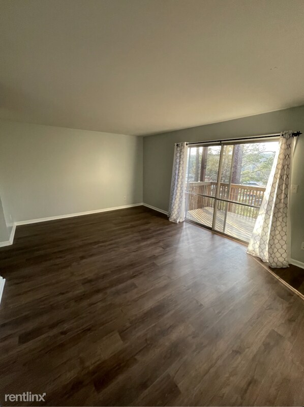 Building Photo - 1 br, 1 bath Condo - 2100 Montreat Ln