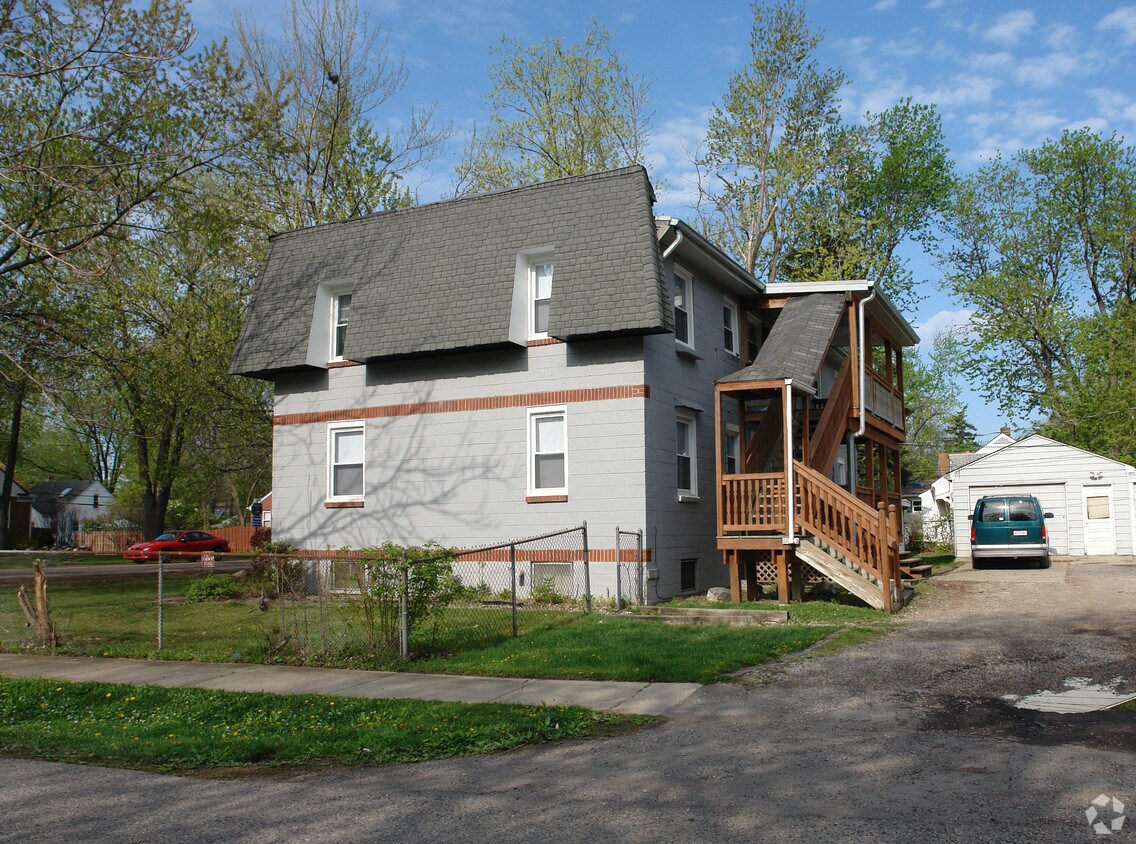 Building Photo - 976-978 Voorheis St