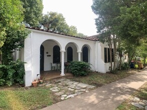Building Photo - 3111 Harris Park Ave