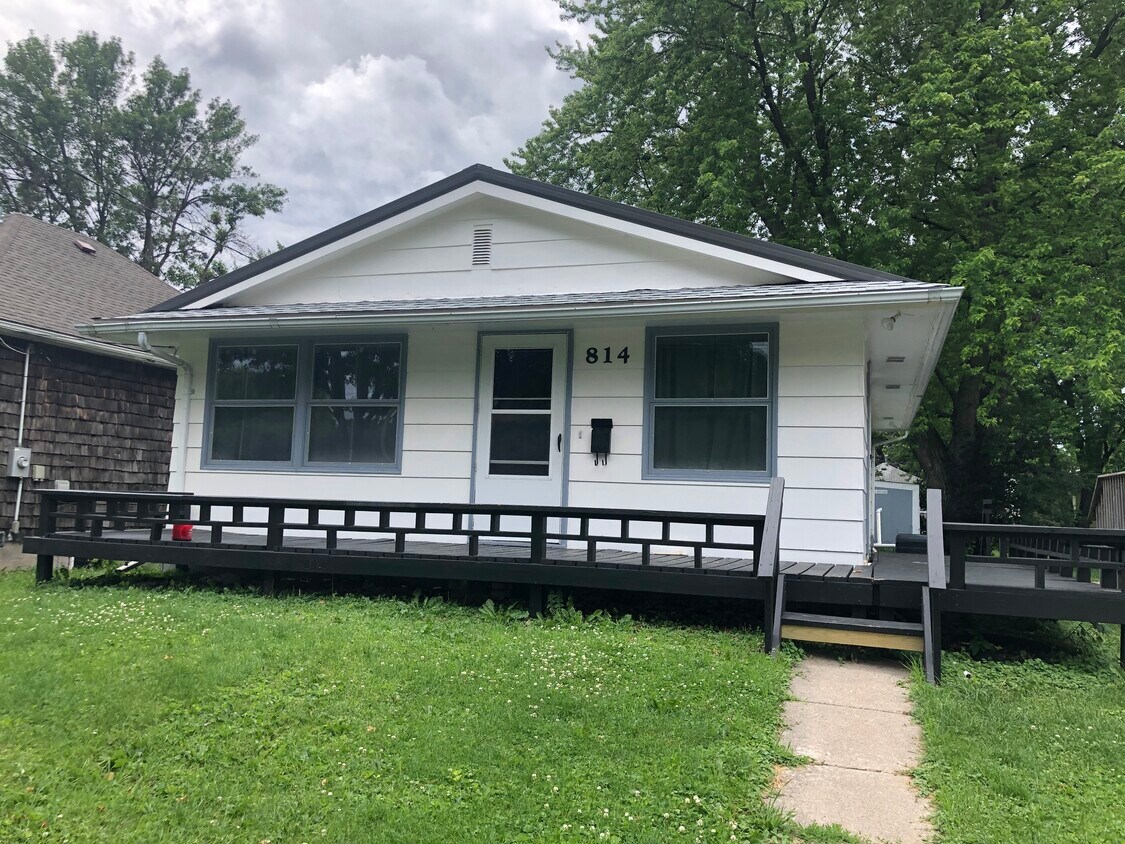 Front deck - 814 S 1st Ave