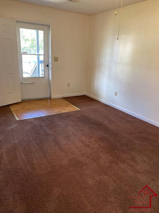 Foto del edificio - 200 Dogwood Pointe Dr