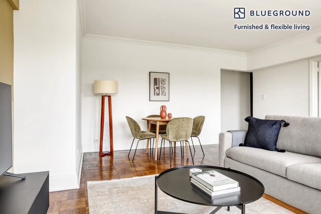 Building Photo - 952 5th Ave