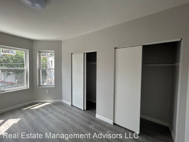 Building Photo - 3 br, 1 bath House - 3115 F Street