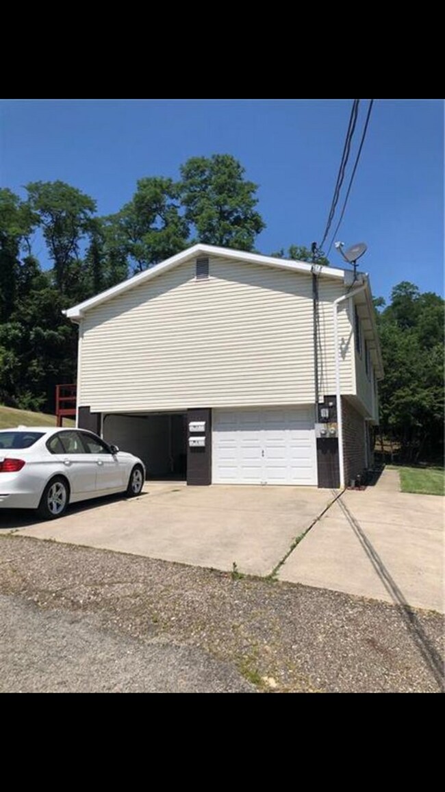 2 Whites Ln, Canonsburg, PA 15317 Townhome Rentals in Canonsburg PA