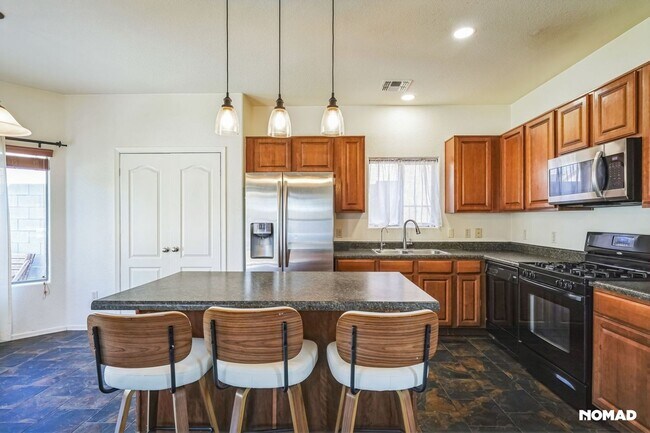 Foto del edificio - Spacious 3BR House in Tucson