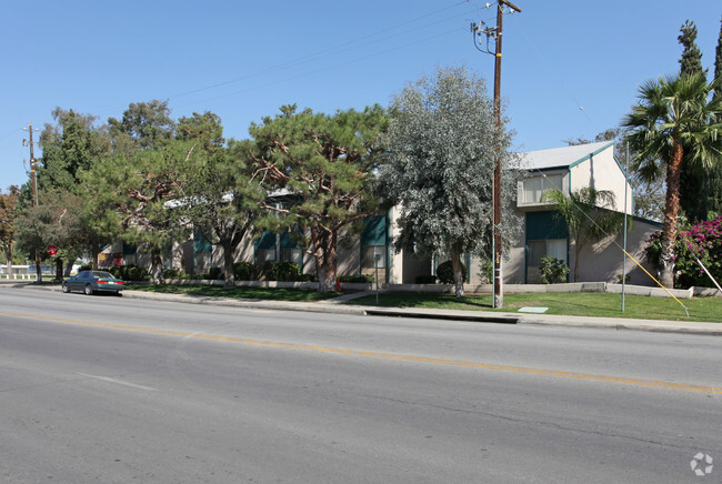 Foto del edificio - Bear Mountain Village