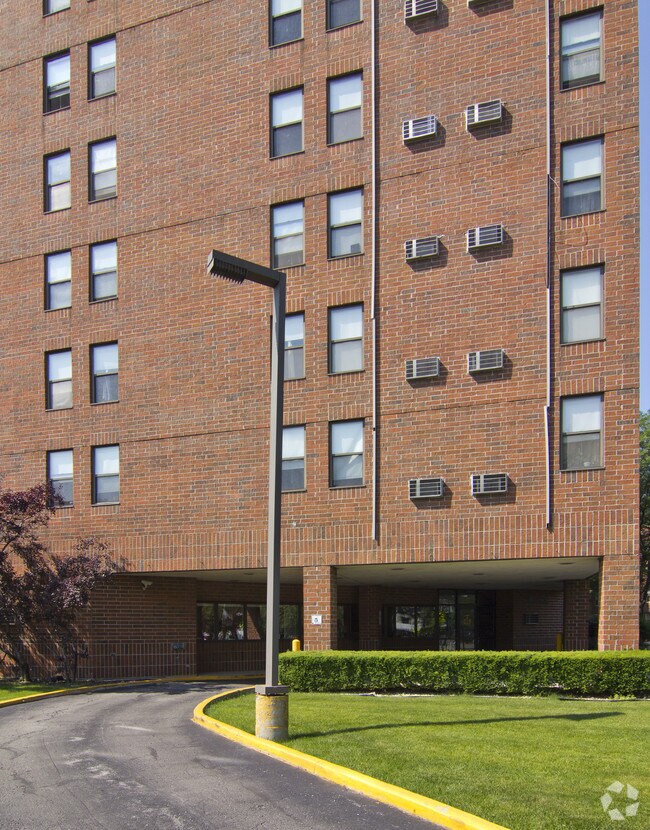 Good Shepherd Tower Apartments Chicago, IL